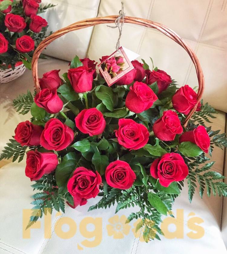 Корзина «Донна роза» за 12 392 руб.